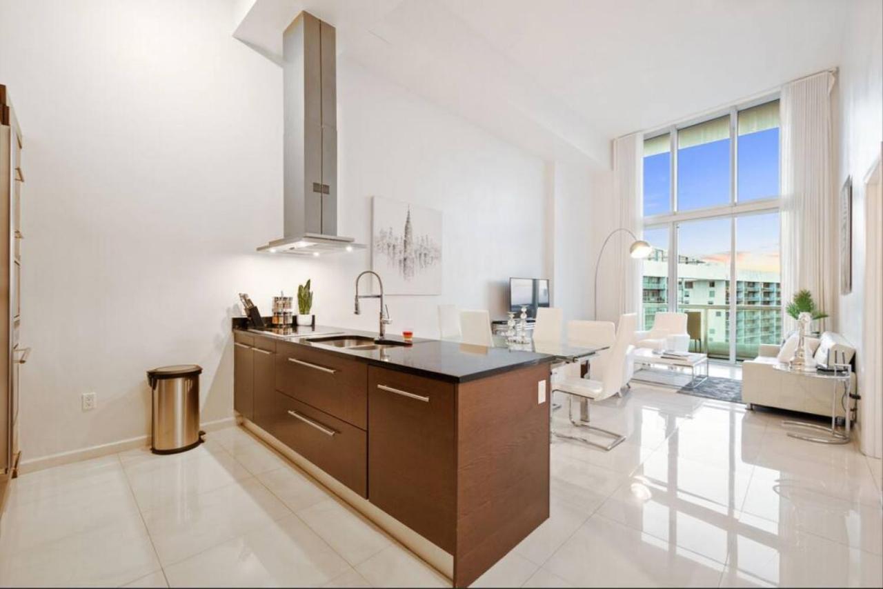 Beautiful One Bedroom Condo 16Ft Ceilings At The W Miami Bagian luar foto